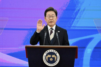 [데스크칼럼] “죽은 자가 산 자를 구했다” 이재명 취임사의 무게