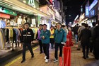 ‘레드로드 핼러윈 안전 총력전!’ 박강수 마포구청장, 인파 관리 직접 나섰다