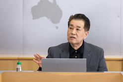 장인화 포스코 회장 “8대 핵심 전략제품에 자원 집중”